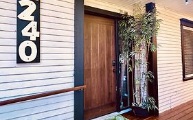 Airport-Yvr Guesthouse